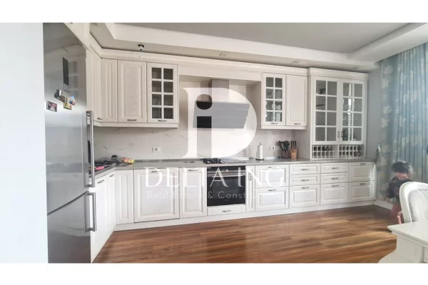 Shtepi me qera Duplex(shtepi me 2 kate) ne Tirane, 3+1, Mobilimi E mobiluar, Pagesa 1,200  Euro.