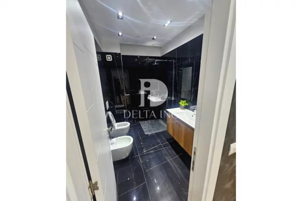 Shtepi ne shitje Apartament ne Tirane, 2+1, Mobilimi E mobiluar, Pagesa 250,000  Euro.