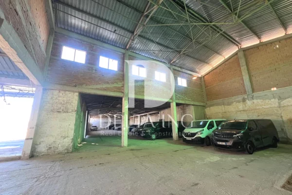 Ambient biznesi me qera 4+1 ne Tirane - 600,000 Leke