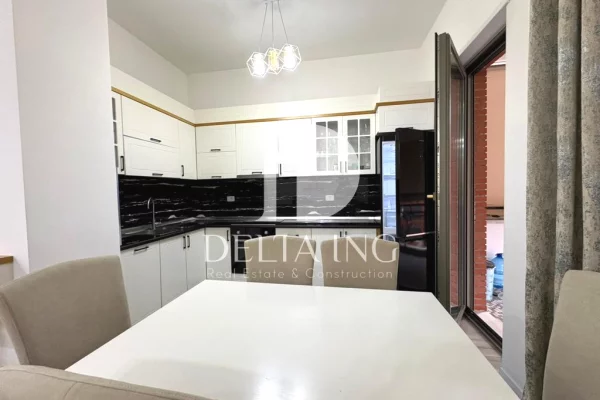 Appartamento in affitto a Tirana 2+1, Arredato