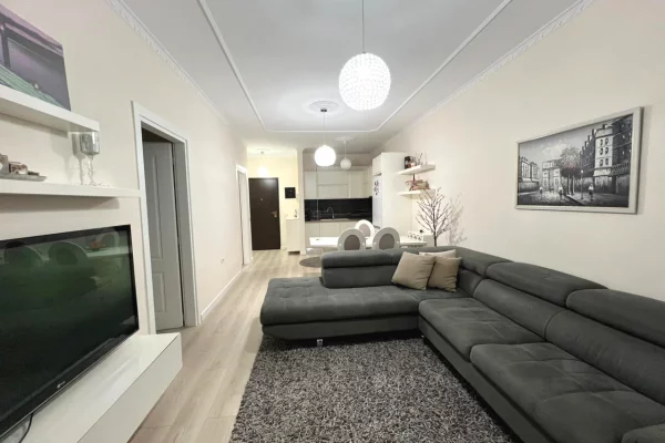 Shtepi ne shitje Apartament ne Vlore, 1+1, Mobilimi E mobiluar, Pagesa 210,000  Euro.