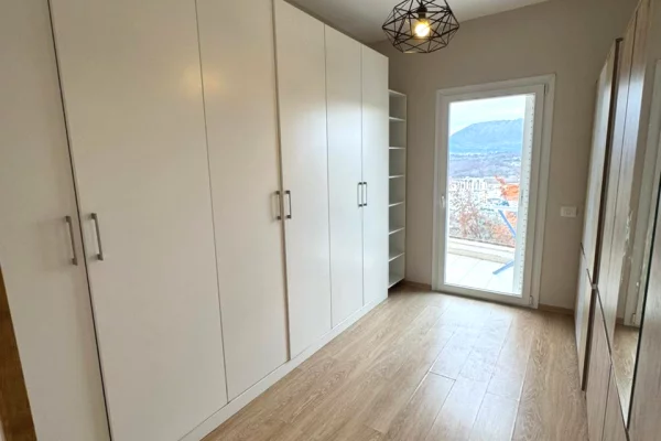 Appartamento in affitto a Tirana 2+1, Arredato