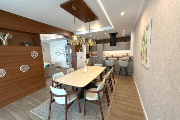 Shtepi ne shitje Apartament ne Vlore, 2+1, Mobilimi E mobiluar, Pagesa 590,000  Euro.