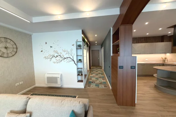 Shtepi ne shitje Apartament ne Vlore, 2+1, Mobilimi E mobiluar, Pagesa 590,000  Euro.