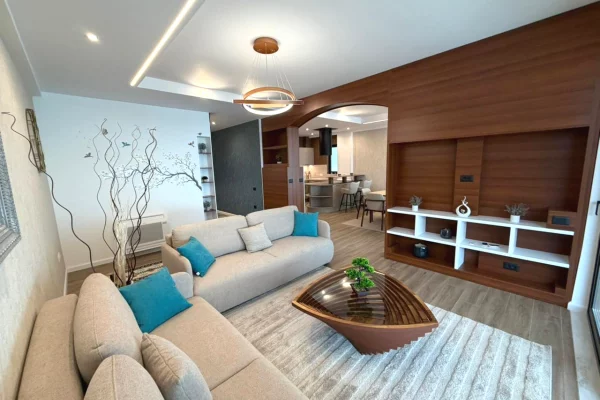 Shtepi ne shitje Apartament ne Vlore, 2+1, Mobilimi E mobiluar, Pagesa 590,000  Euro.