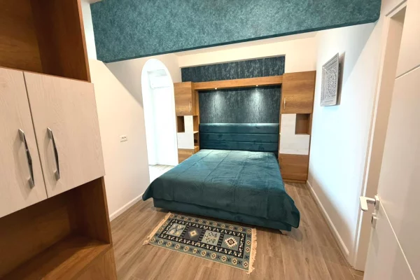 Shtepi ne shitje Apartament ne Vlore, 2+1, Mobilimi E mobiluar, Pagesa 590,000  Euro.