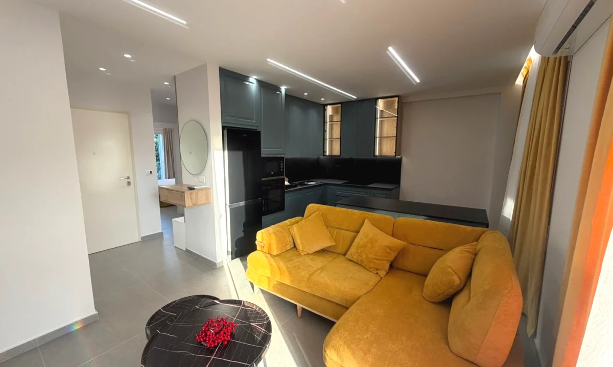 Shtepi ne shitje Apartament ne Vlore, 1+1, Mobilimi E mobiluar, Pagesa 200,000  Euro.