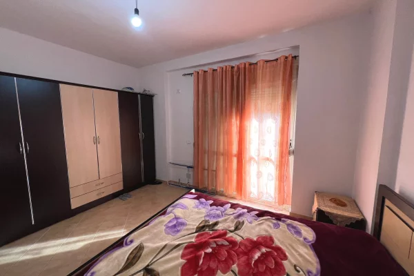Shtepi ne shitje Apartament ne Vlore, 2+1, Mobilimi E mobiluar, Pagesa 129,000  Euro.