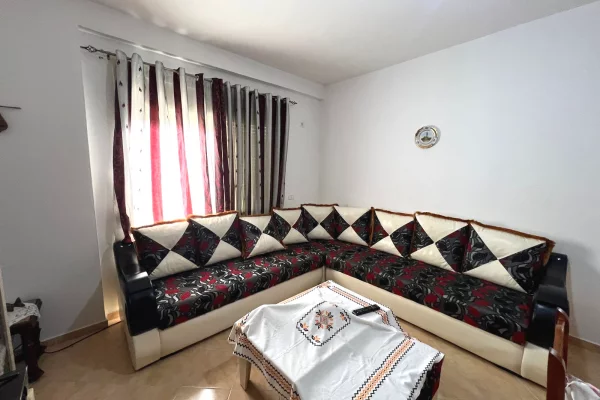 Shitet apartament 2+1 – pranë Tirana Bank, Vlorë
