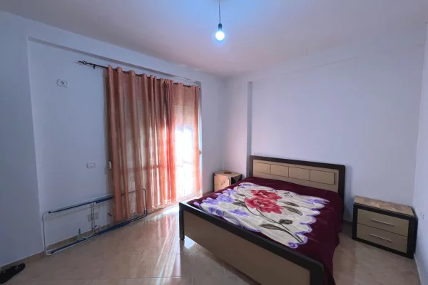 Shtepi ne shitje Apartament ne Vlore, 2+1, Mobilimi E mobiluar, Pagesa 129,000  Euro.
