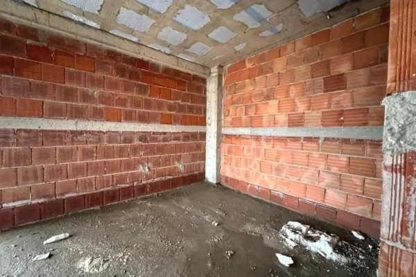 Shtepi ne shitje Apartament ne Tirane, 1+1, Mobilimi Bosh, pa mobiluar, Pagesa 128,644  Euro.