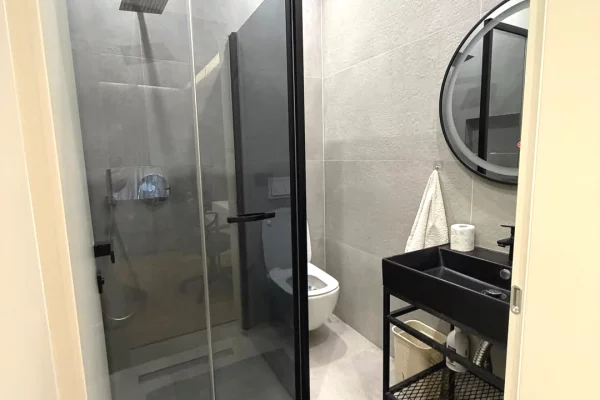 Shtepi me qera Apartament ne Tirane, 2+1, Mobilimi E mobiluar, Pagesa 1,500  Euro.