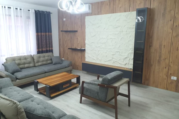 Shtepi me qera Apartament ne Tirane, 2+1, Mobilimi E mobiluar, Pagesa 800  Euro.