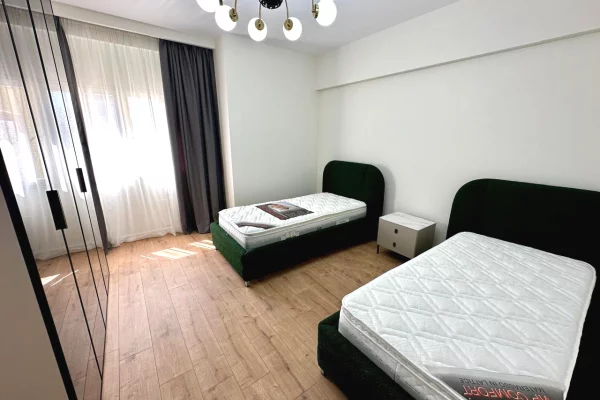 Shtepi me qera Apartament ne Tirane, 2+1, Mobilimi E mobiluar, Pagesa 1,000  Euro.
