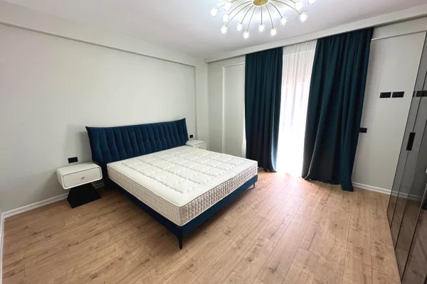 Shtepi me qera Apartament ne Tirane, 2+1, Mobilimi E mobiluar, Pagesa 1,000  Euro.