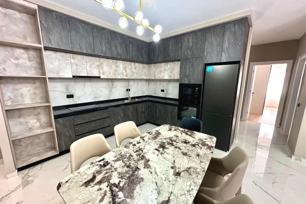 Shtepi me qera Apartament ne Tirane, 2+1, Mobilimi E mobiluar, Pagesa 1,000  Euro.