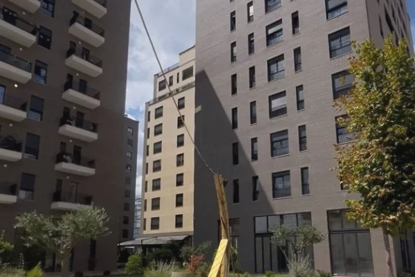 Shtepi ne shitje Apartament ne Tirane, 2+1, Mobilimi Bosh, pa mobiluar, Pagesa 197,120  Euro.