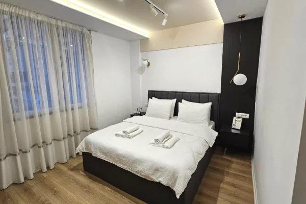 Shtepi me qera Apartament ne Tirane, 2+1, Mobilimi E mobiluar, Pagesa 1,200  Euro.
