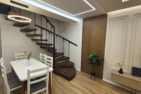 Shtepi me qera Apartament ne Tirane, 2+1, Mobilimi E mobiluar, Pagesa 1,200  Euro.