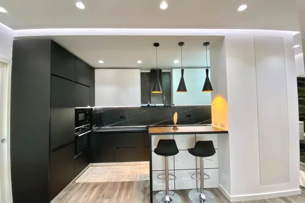 Shtepi ne shitje Apartament ne Tirane, 2+1, Mobilimi E mobiluar, Pagesa 200,000  Euro.