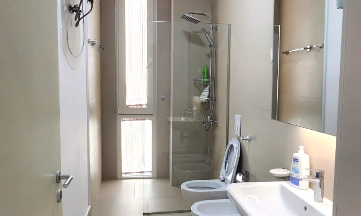 Shtepi ne shitje Apartament ne Himare, 5+1, Mobilimi E mobiluar, Pagesa 1,500,000  Euro.