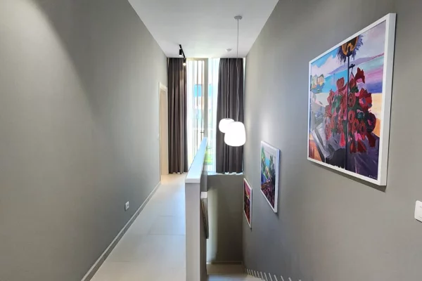 Shtepi ne shitje Apartament ne Himare, 5+1, Mobilimi E mobiluar, Pagesa 1,500,000  Euro.