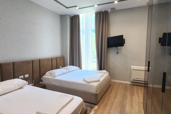 Shtepi ne shitje Apartament ne Himare, 5+1, Mobilimi E mobiluar, Pagesa 1,500,000  Euro.