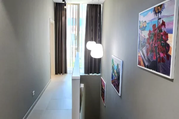 Shtepi ne shitje Apartament ne Himare, 5+1, Mobilimi E mobiluar, Pagesa 1,500,000  Euro.