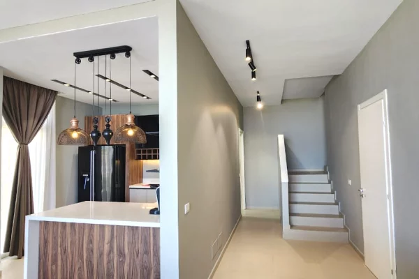 Shtepi ne shitje Apartament ne Himare, 5+1, Mobilimi E mobiluar, Pagesa 1,500,000  Euro.