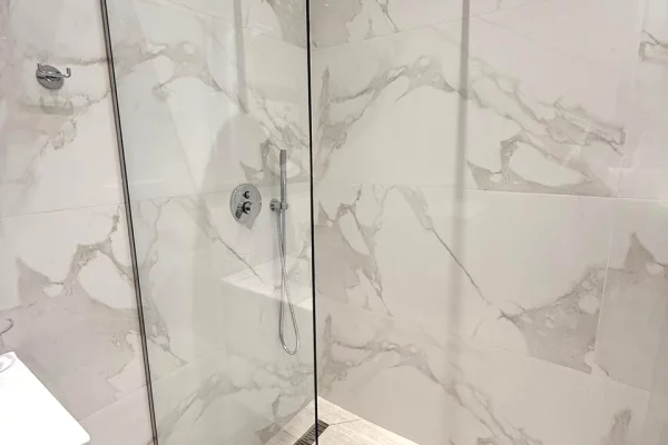 Shtepi me qera Apartament ne Tirane, 2+1, Mobilimi E mobiluar, Pagesa 1,000  Euro.