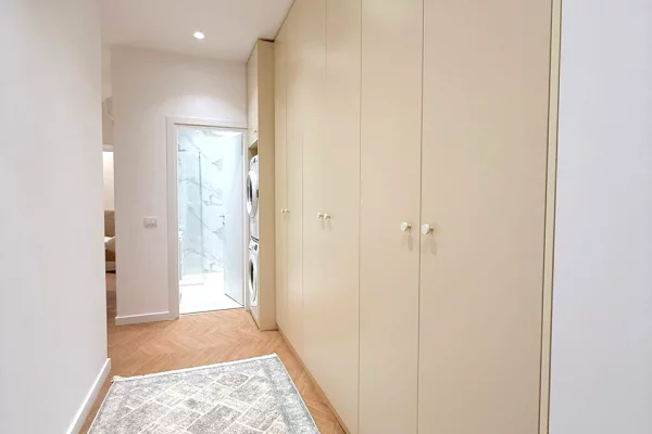 Shtepi me qera Apartament ne Tirane, 2+1, Mobilimi E mobiluar, Pagesa 1,000  Euro.