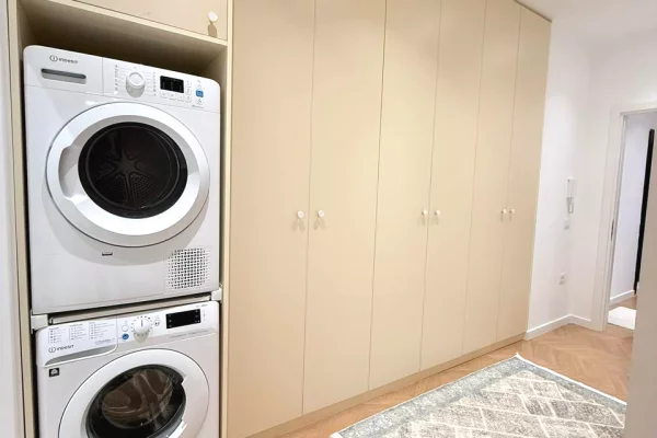 Shtepi me qera Apartament ne Tirane, 2+1, Mobilimi E mobiluar, Pagesa 1,000  Euro.