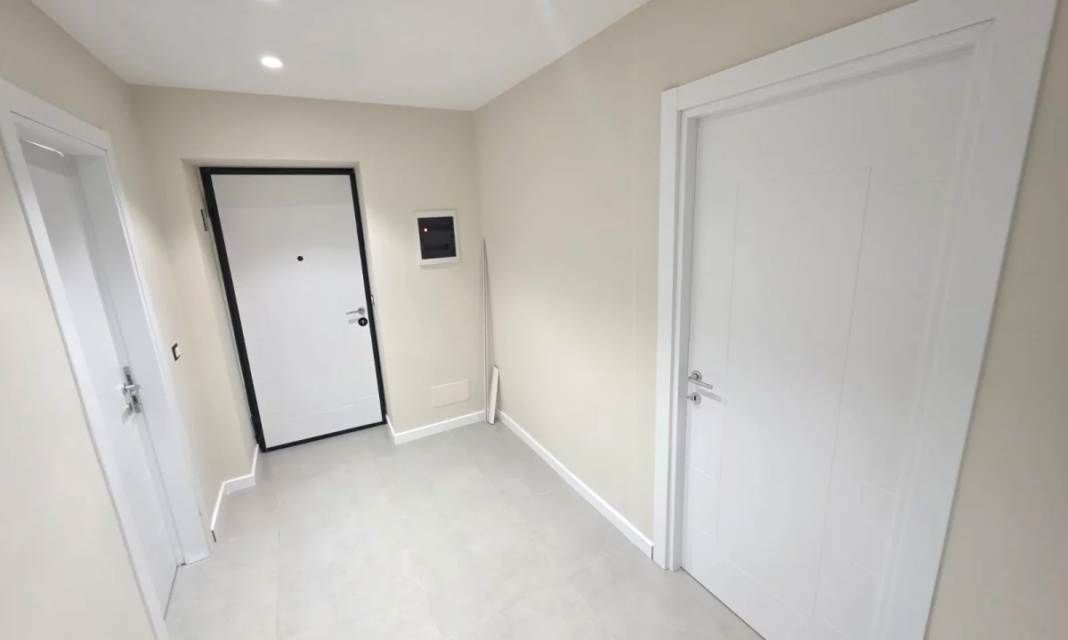 Shtepi ne shitje Apartament ne Tirane, 2+1, Mobilimi Bosh, pa mobiluar, Pagesa 16,500,000  Leke.