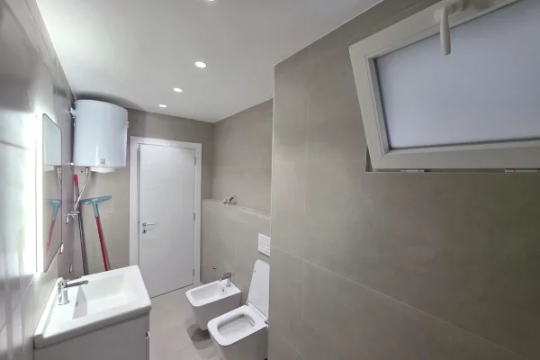 Shtepi ne shitje Apartament ne Tirane, 2+1, Mobilimi Bosh, pa mobiluar, Pagesa 16,500,000  Leke.