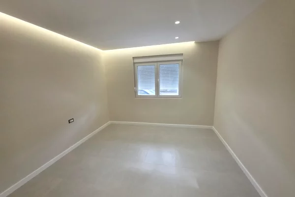 Shtepi ne shitje Apartament ne Tirane, 2+1, Mobilimi Bosh, pa mobiluar, Pagesa 16,500,000  Leke.