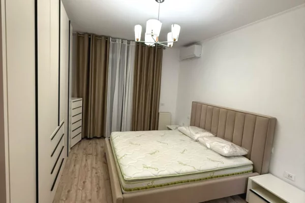 Shtepi me qera Apartament ne Tirane, 2+1, Mobilimi Pjeserisht e mobiluar, Pagesa 900  Euro.