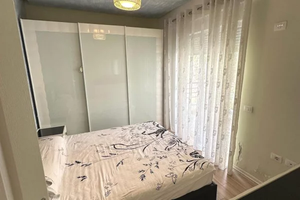 Shtepi ne shitje Apartament ne Tirane, 3+1, Mobilimi E mobiluar, Pagesa 285,000  Euro.