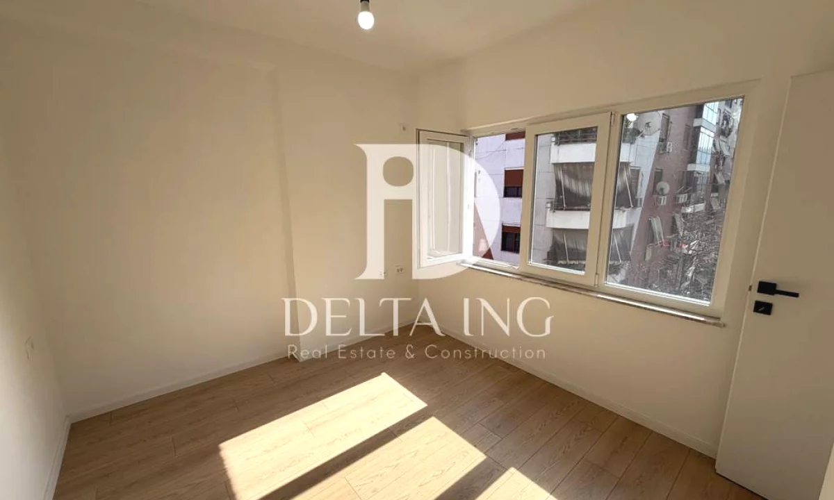 Shtepi ne shitje Apartament ne Tirane, 1+1, Mobilimi Bosh, pa mobiluar, Pagesa 125,000  Euro.