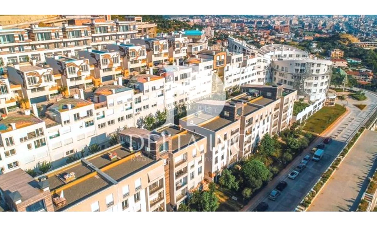 Shtepi ne shitje Apartament ne Tirane, 7+1, Mobilimi Bosh, pa mobiluar, Pagesa 493,965  Euro.