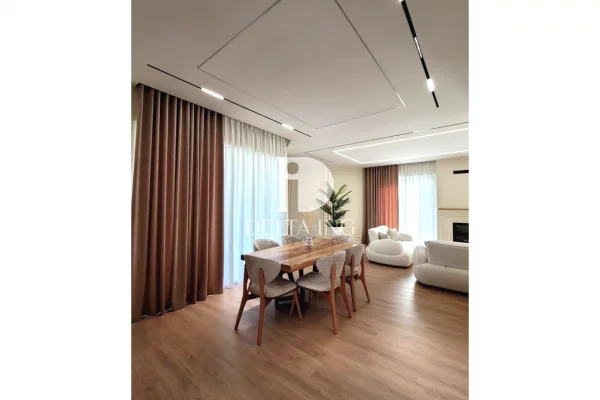 Villa di lusso in affitto a Tirana 5+1, Arredato