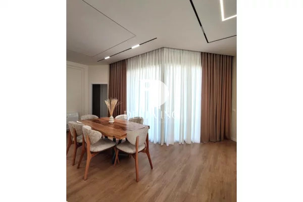 Villa di lusso in affitto a Tirana 5+1, Arredato