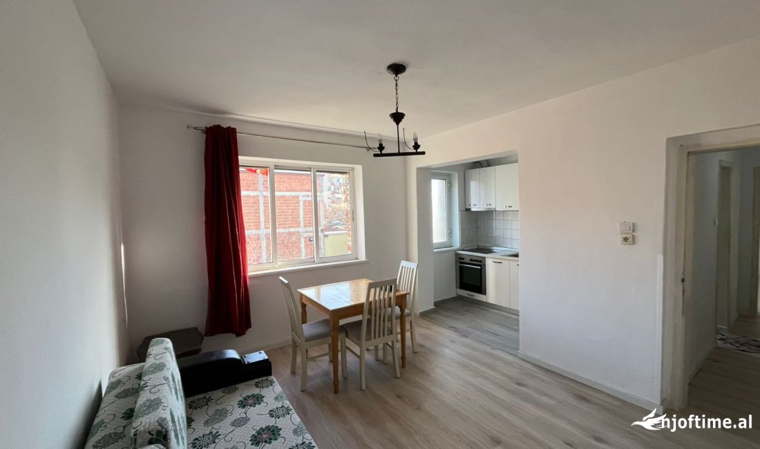 Shtepi me qera Apartament ne Tirane, 1+1, Mobilimi Pjeserisht e mobiluar, Pagesa 320  Euro.