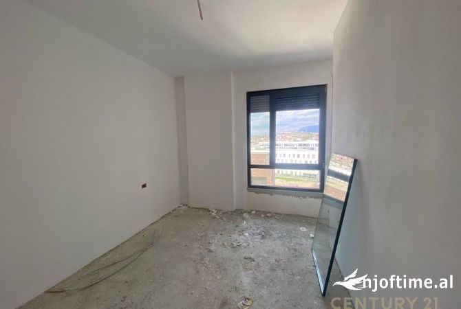 Shtepi ne shitje Apartament ne Tirane, 1+1, Mobilimi Bosh, pa mobiluar, Pagesa 93,000  Euro.