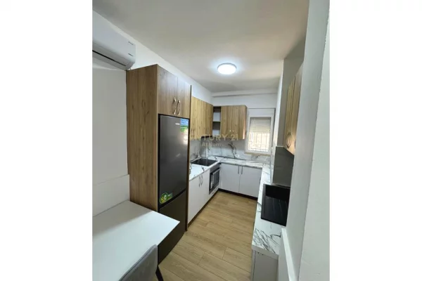 Appartamento in vendita a Tirana 2+1, Arredato