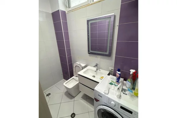 Appartamento in vendita a Tirana 2+1, Arredato