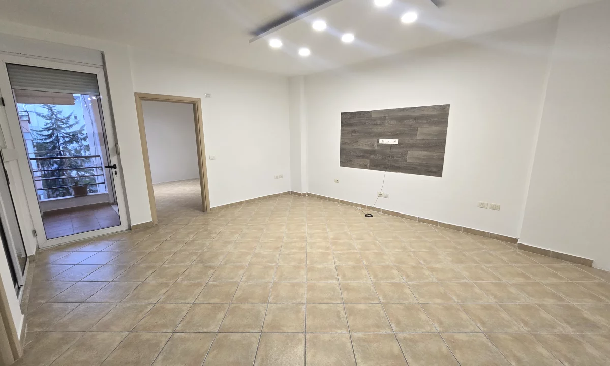 Appartamento in vendita a Tirana 2+1, Vuoto