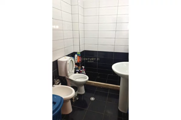 Appartamento in vendita a Tirana 1+1, SemiArredato