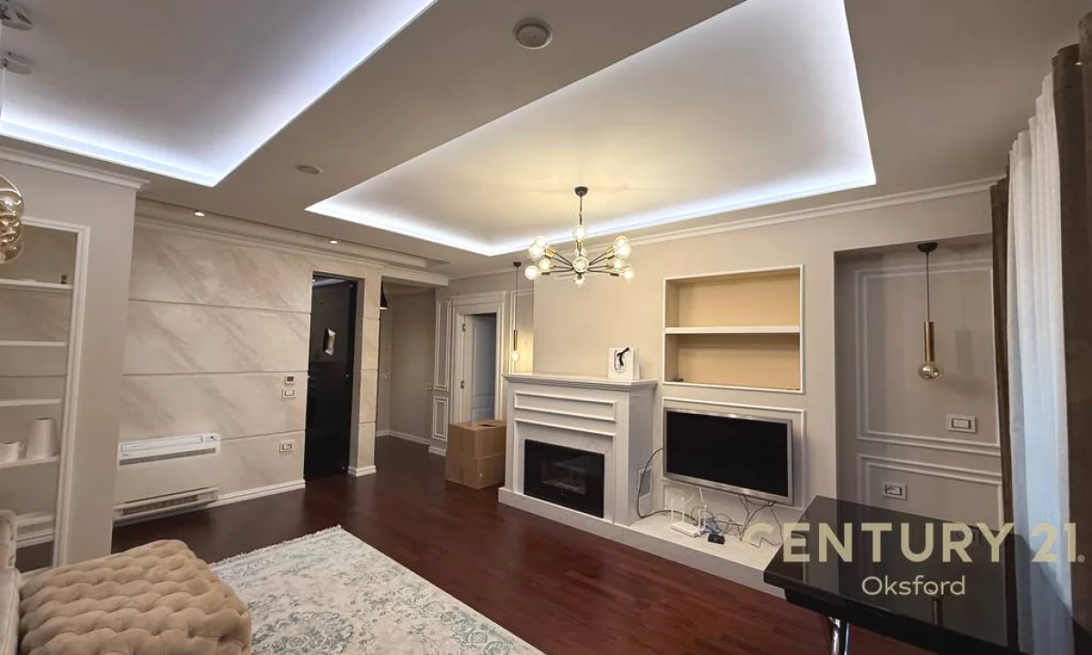 Appartamento in vendita a Tirana 2+1, Arredato