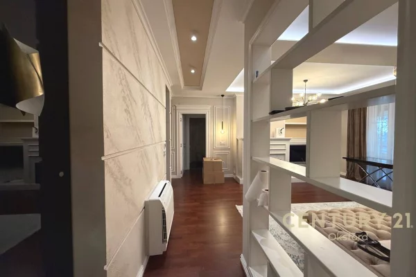 Appartamento in vendita a Tirana 2+1, Arredato