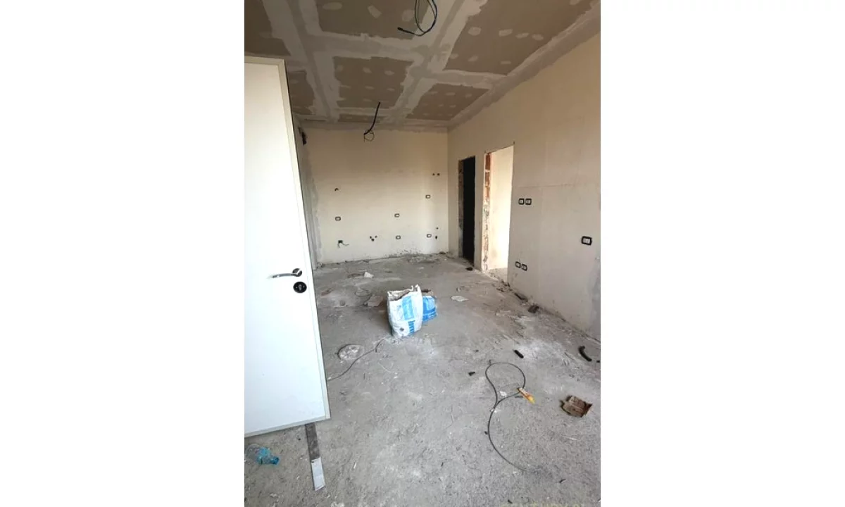 Appartamento in vendita a Tirana 1+1, Vuoto